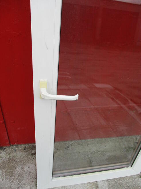 Okna ścienne plastikowe cena za 1- dną szt