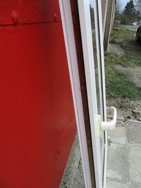 Okna ścienne plastikowe cena za 1- dną szt