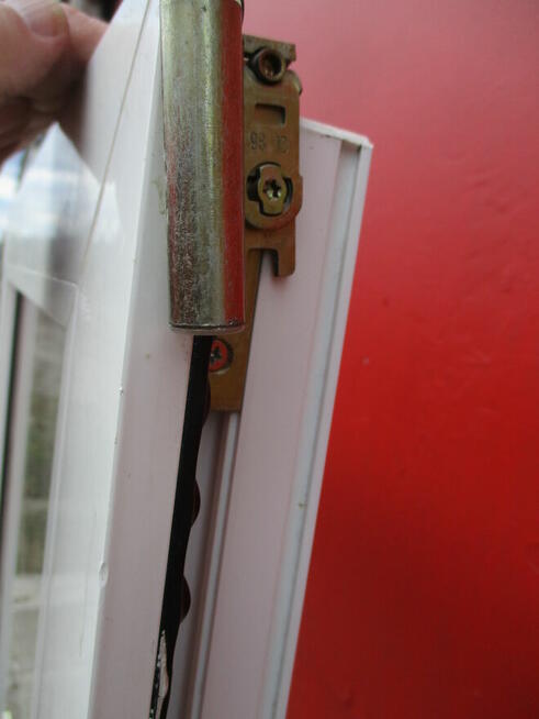 Okna ścienne plastikowe cena za 1- dną szt