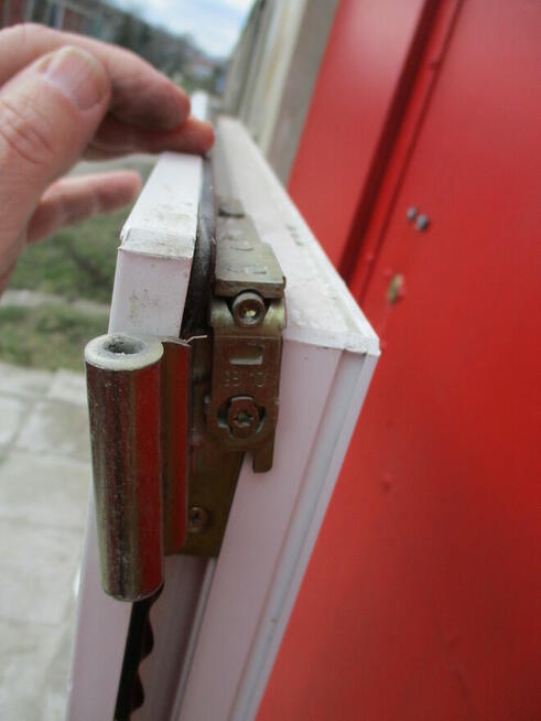 Okna ścienne plastikowe cena za 1- dną szt