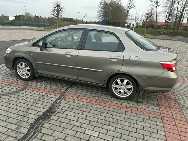 Honda City 1.4 benzyna gaz. 2007. Komplet opon zimowych