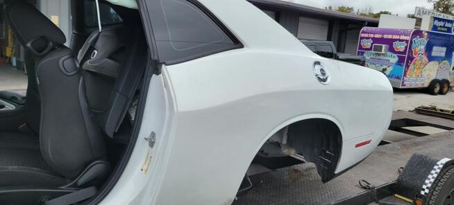 Dodge challenger , Mustang czesci