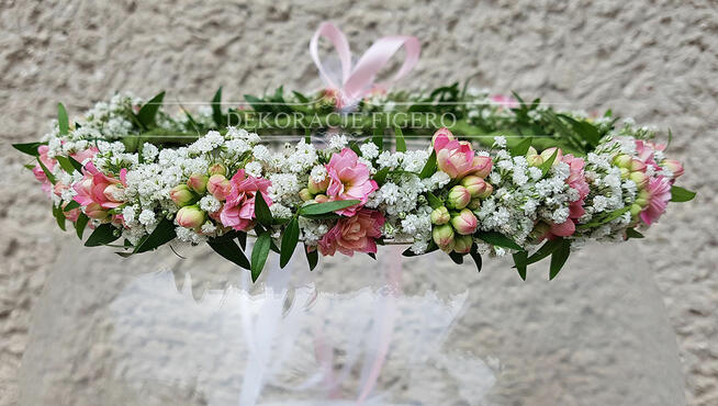 Wianki i bukieciki komunijne z żywych kwiatów Łódź i okolice