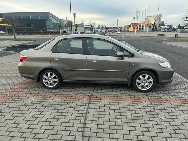 Honda City 1.4 benzyna gaz. 2007. Komplet opon zimowych
