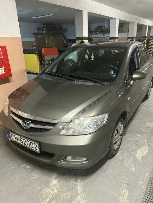 Honda City 1.4 benzyna gaz. 2007. Komplet opon zimowych