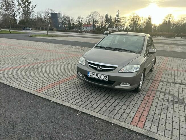 Honda City 1.4 benzyna gaz. 2007. Komplet opon zimowych