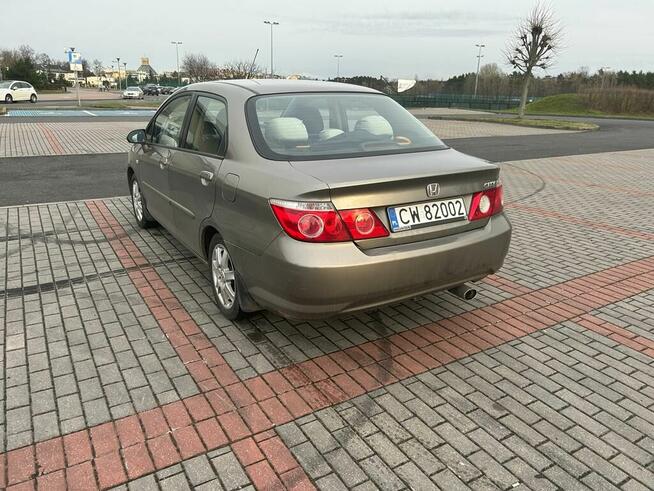 Honda City 1.4 benzyna gaz. 2007. Komplet opon zimowych