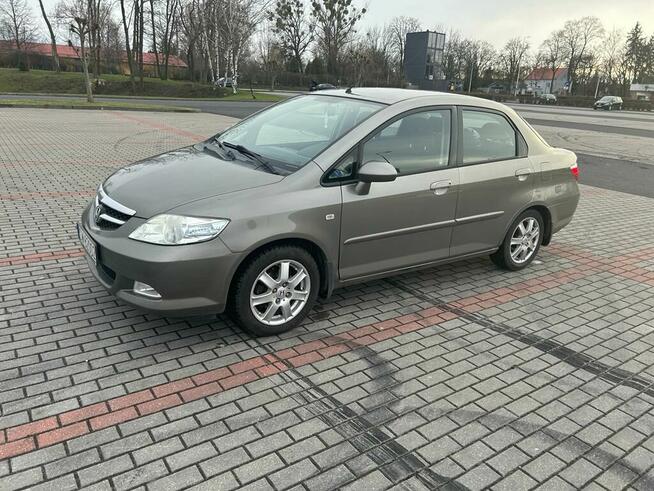 Honda City 1.4 benzyna gaz. 2007. Komplet opon zimowych