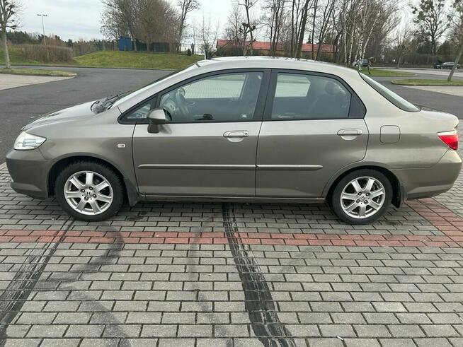 Honda City 1.4 benzyna gaz. 2007. Komplet opon zimowych