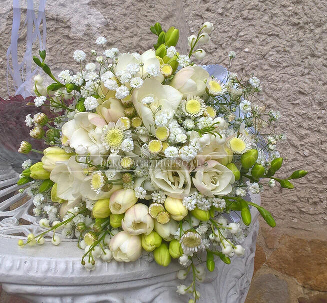 Wianki i bukieciki komunijne z żywych kwiatów Łódź i okolice