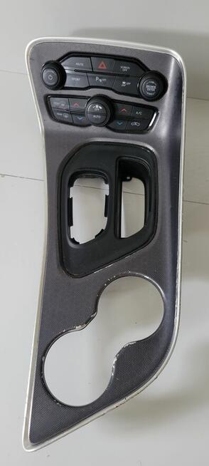 Dodge challenger , Mustang czesci