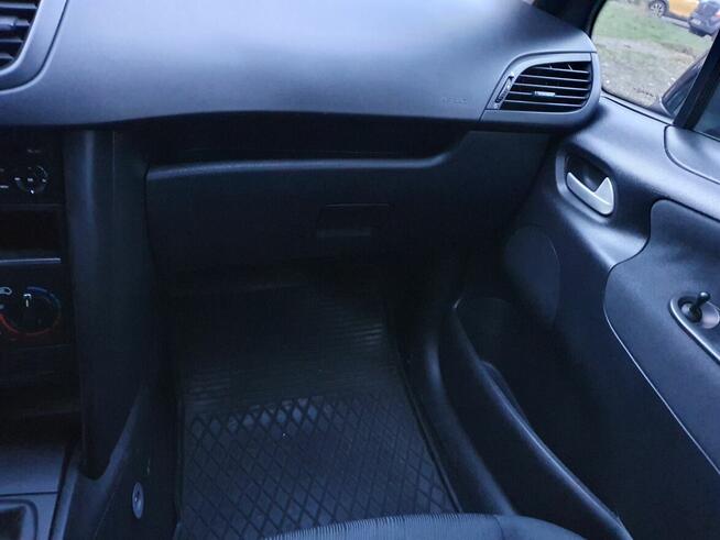 PEUGEOT 207 1.4 16V 2007, 187 tys km, Konkretne auto