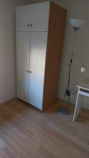 Sprzedam stół, biurko. komodę i łóżko drewniane