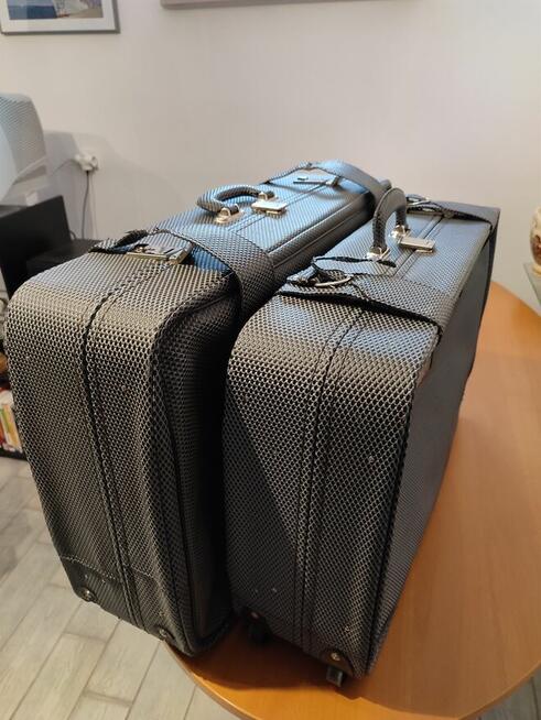 sprzedam walizkę turystyczną