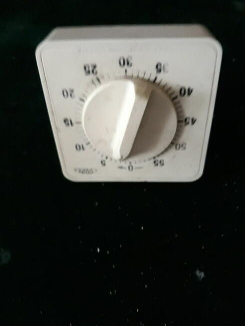 minutnik ,,prim,,(czas gotowania .np. jajek )