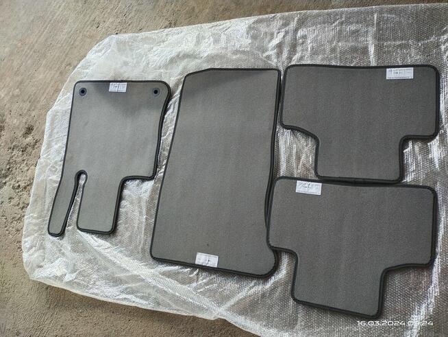 Dywaniki welurowe Mercedes glc