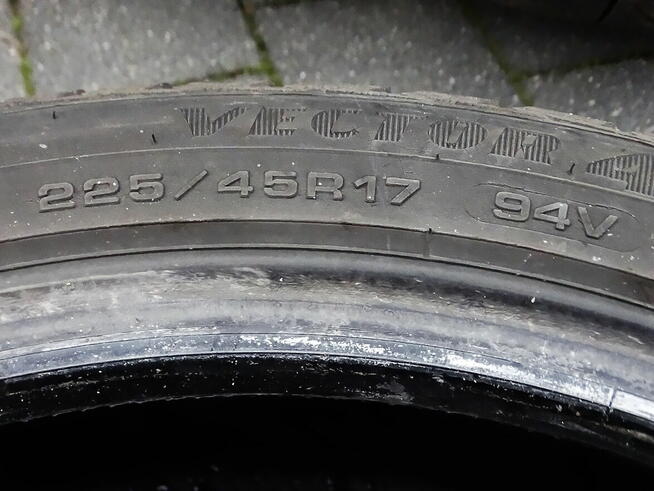 OPONY WIELOSEZONOWE GOODYEAR VECTOR 4SEASONS GEN-2 225/45R17