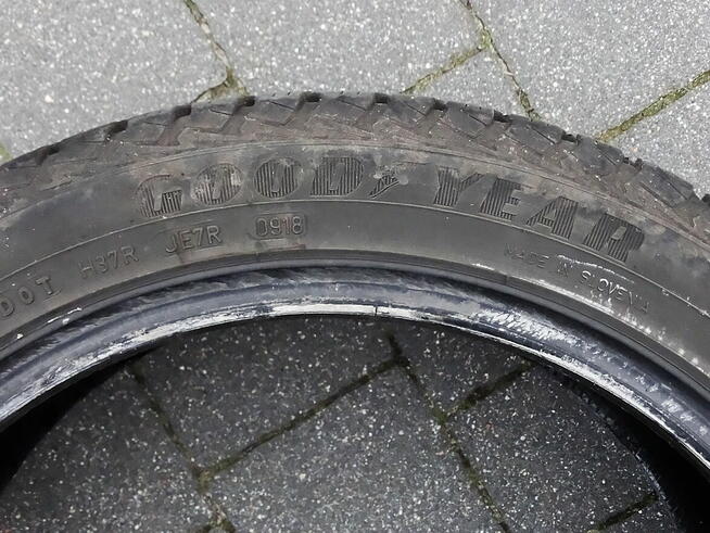 OPONY WIELOSEZONOWE GOODYEAR VECTOR 4SEASONS GEN-2 225/45R17