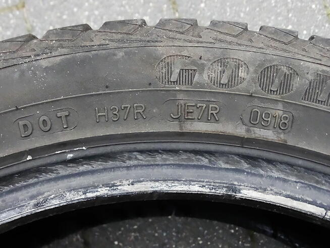 OPONY WIELOSEZONOWE GOODYEAR VECTOR 4SEASONS GEN-2 225/45R17