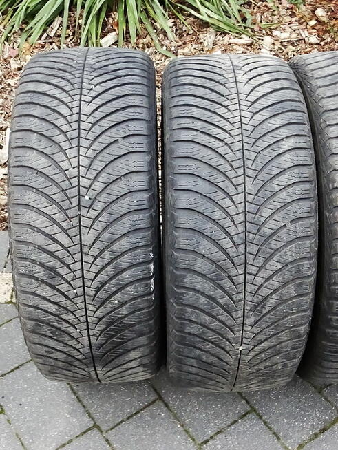 OPONY WIELOSEZONOWE GOODYEAR VECTOR 4SEASONS GEN-2 225/45R17
