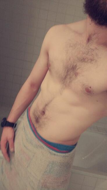 Szukam dojrzałej kobiety co lubi młode wysportowane ciało