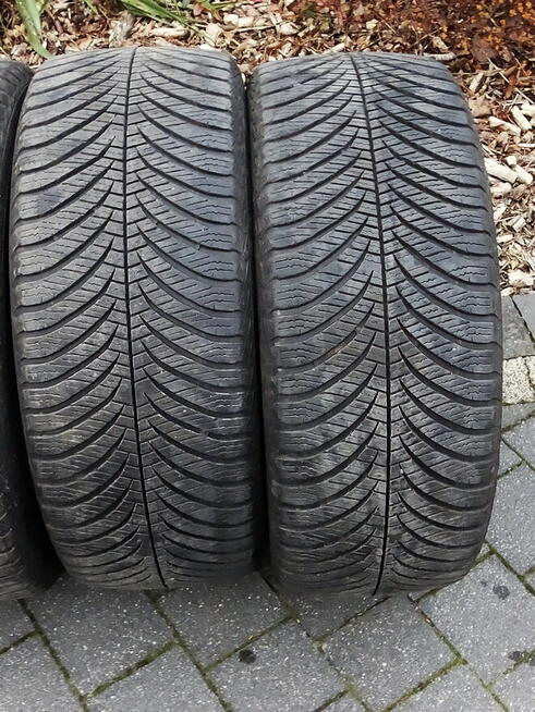 OPONY WIELOSEZONOWE GOODYEAR VECTOR 4SEASONS GEN-2 225/45R17
