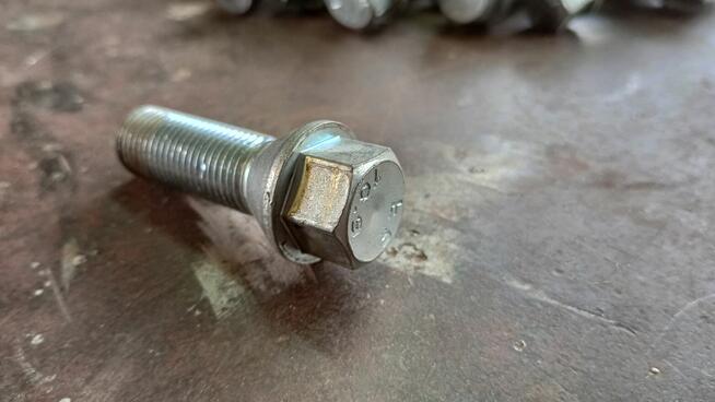 dystanse do felg i śruby