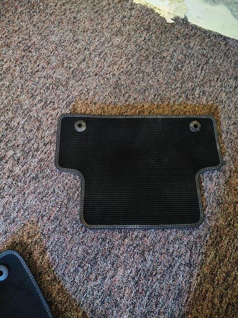 Oryginalne dywaniki Volvo V40