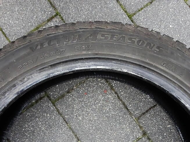 OPONY WIELOSEZONOWE GOODYEAR VECTOR 4SEASONS GEN-2 225/45R17