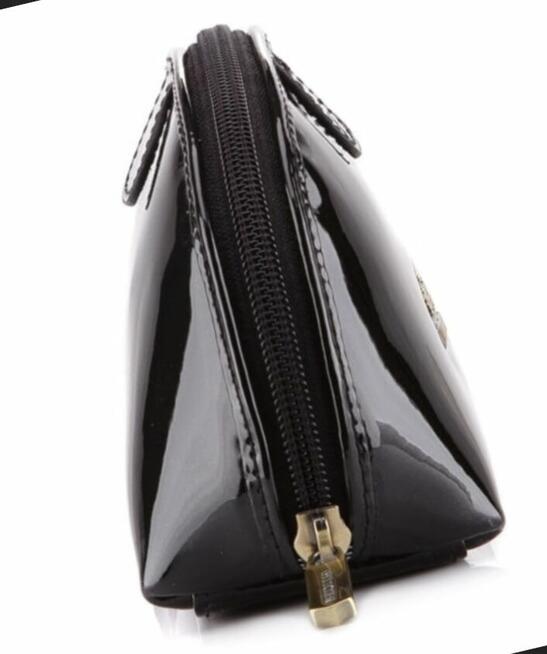 Kosmetyczka skórzana lakierowana NOWA Wittchen