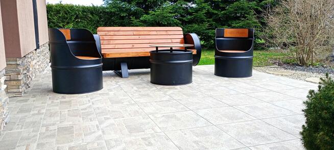 Meble ogrodowe z beczek