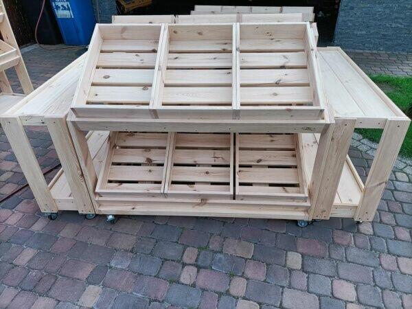 Meble sklepowe: regały, lady, wyspy drewniane