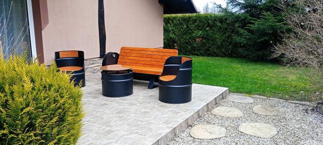 Meble ogrodowe z beczek