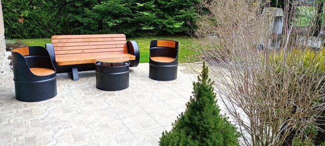 Meble ogrodowe z beczek
