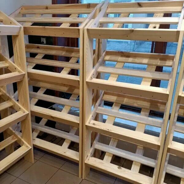 Meble sklepowe: regały, lady, wyspy drewniane