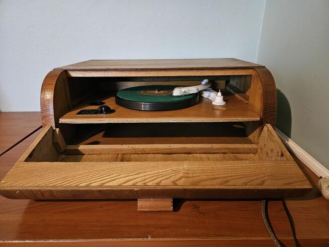 Skrzynkowy Gramofon Elektryczny model W7.8-1 lata 50 te