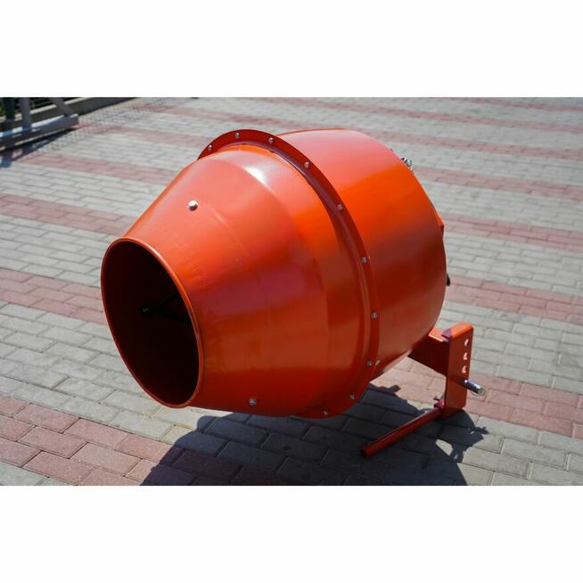 Betoniarka do ciągnika KCM5 na wałek WOM Geograss