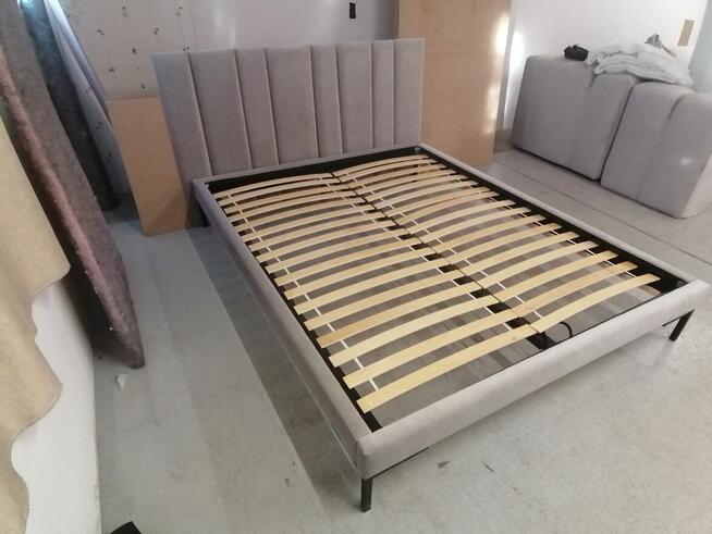 Łóżka sypialniane tapicerowane