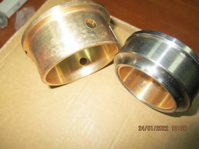 Łożyska przednie i tylne wałka rozrządu silnika SW 680