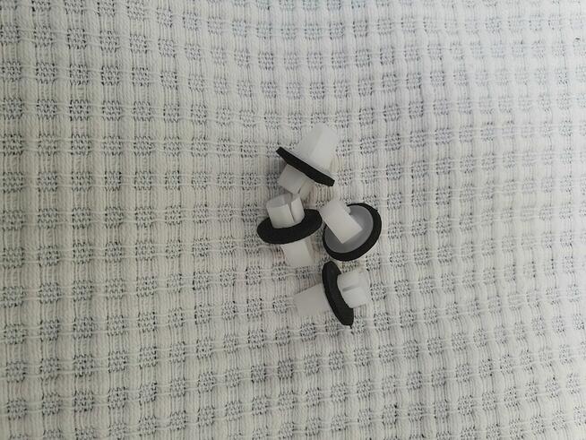 NOWE SPINKI TYLNEJ LAMPY KOMBI ROVER 75 MG ZT XFR000021 !!!