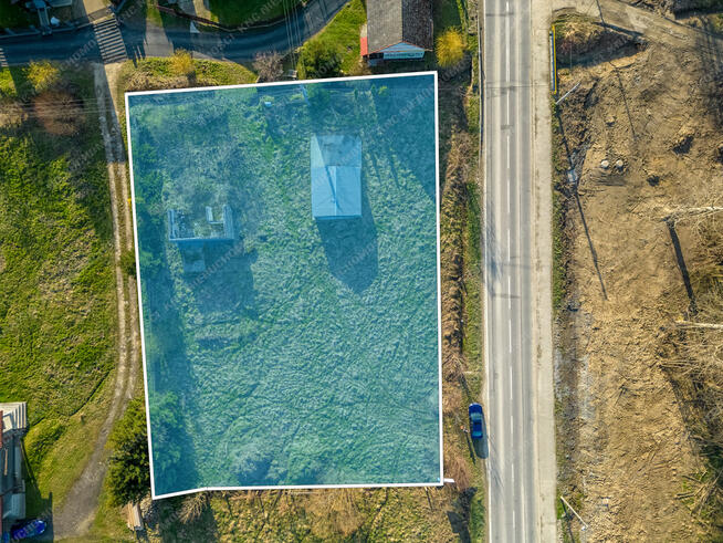 Działka usługowa z pozwoleniem na budowę budynku