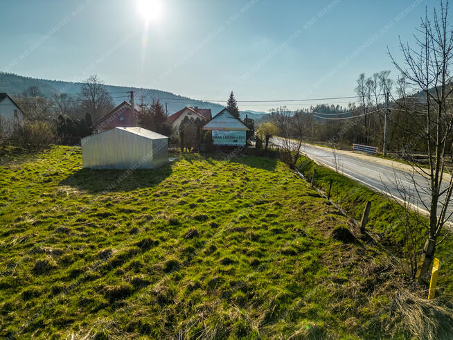 Działka usługowa z pozwoleniem na budowę budynku