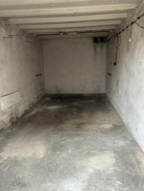 Idealny na parking lub magazynek - murowany garaż