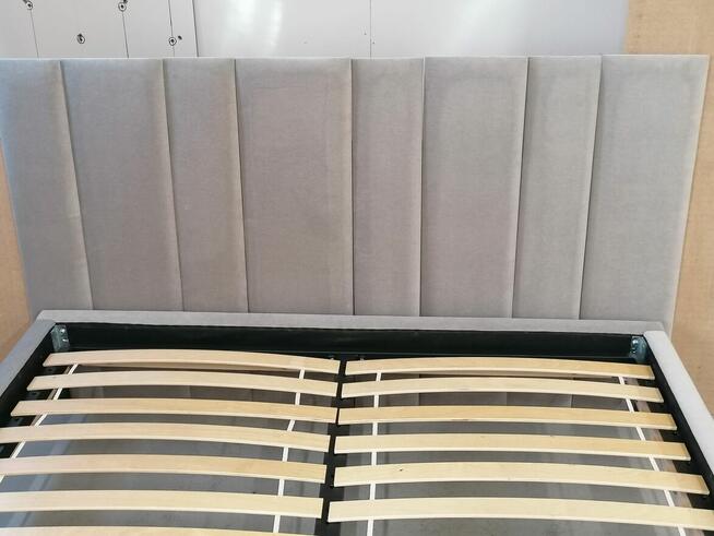 Łóżka sypialniane tapicerowane