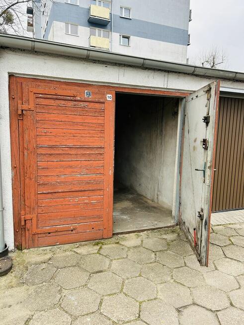 Idealny na parking lub magazynek - murowany garaż