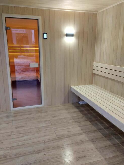 Sauna ogrodowa z pomieszczeniem relaksu