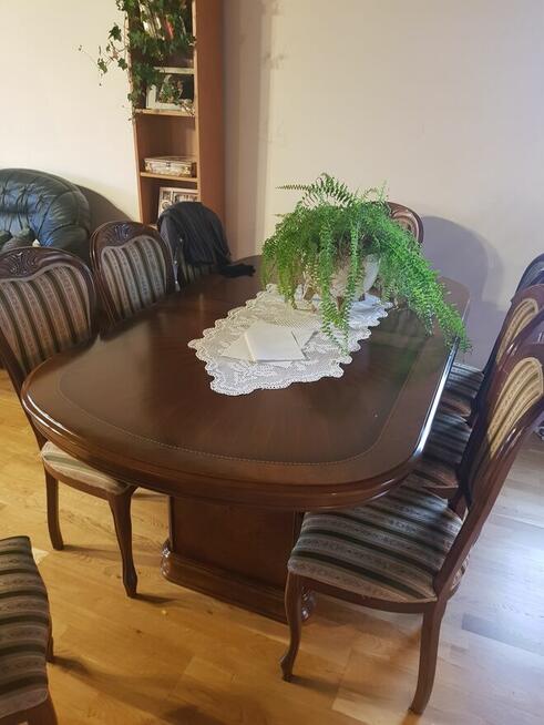 Stół i 8 krzeseł rozkładany Włoski Drewno nie wiury POLECAM