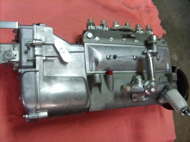 Pompa wtryskowa P 56-18A nowa stosowana w ładowarce Ł 34