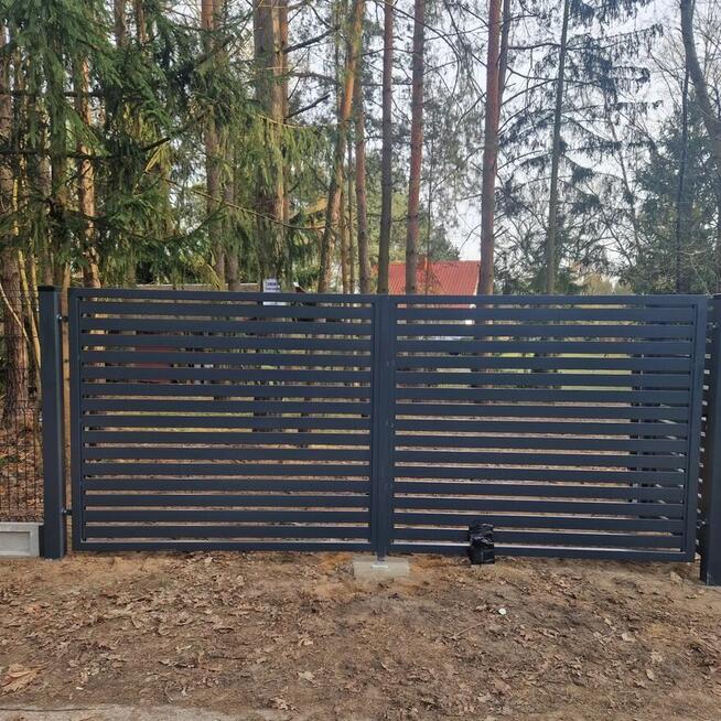 Panele ogrodzeniowe, słupki, siatka, bramy, furtki