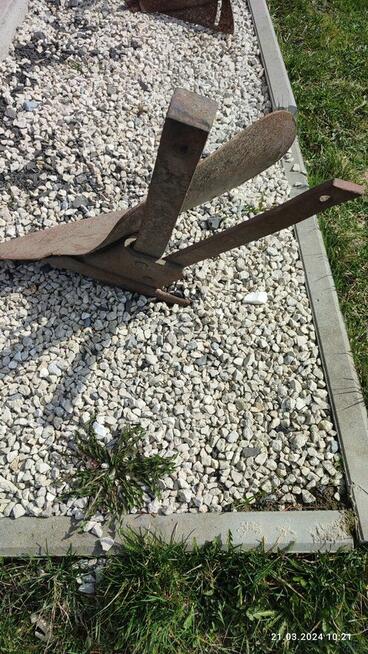 Pług do traktora/glebogryzarki